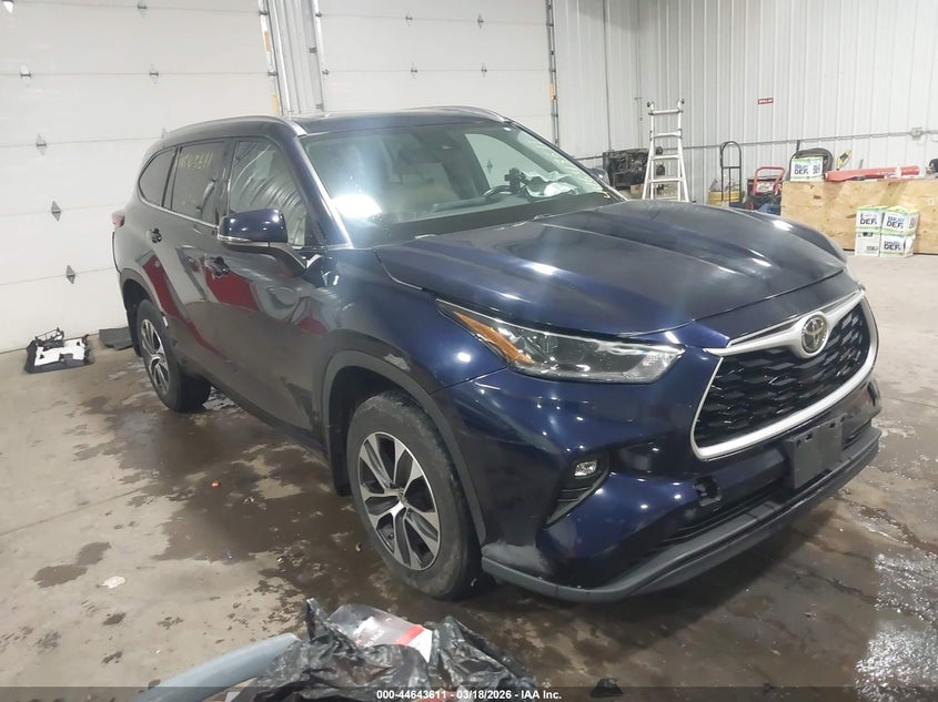 5TDGZRBH8MS070165 2021 Toyota Highlander Xle auction photo 1