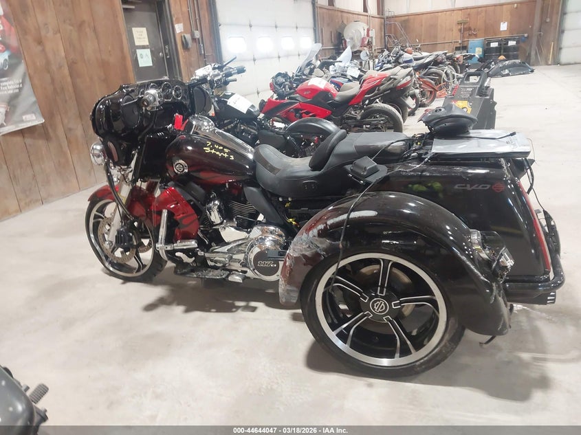 2022 Harley-Davidson Flhtcutgse VIN: 1HD1TBH18NB952940 Lot: 44644047