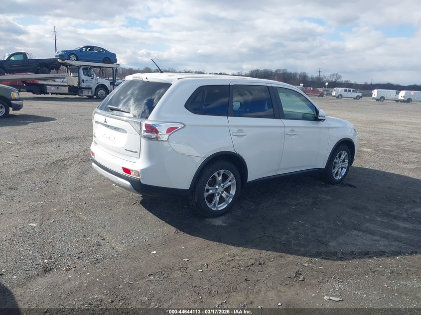 2015 Mitsubishi Outlander Se