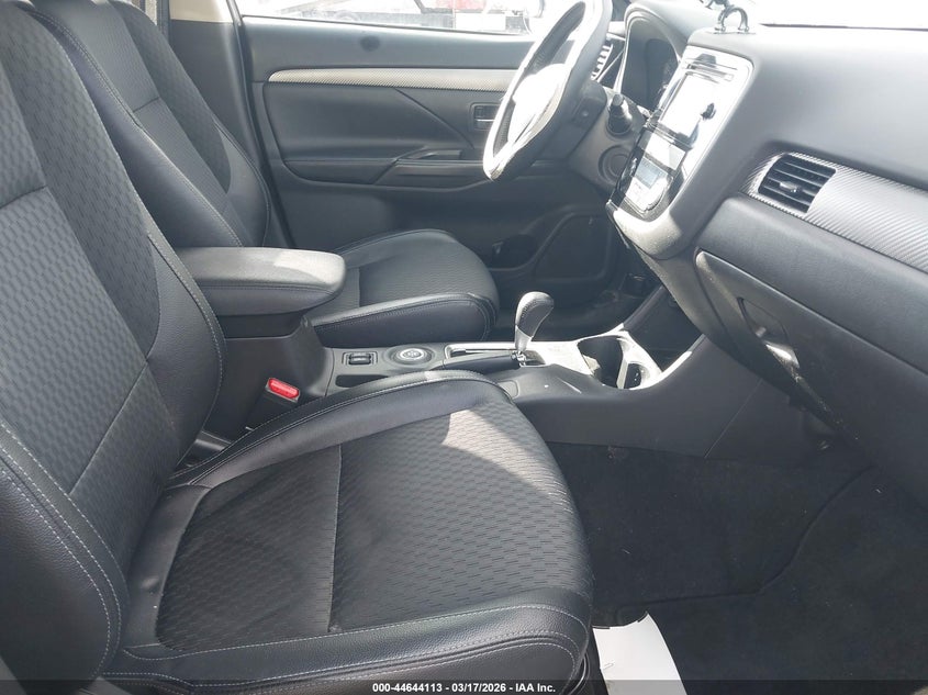 2015 Mitsubishi Outlander Se