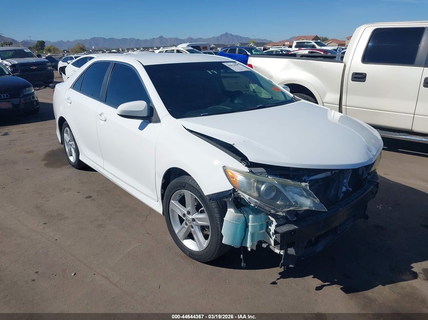 4T1BF1FK0EU463581 2014 Toyota Camry Se auction photo 1
