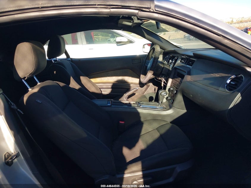 2011 Ford Mustang V6