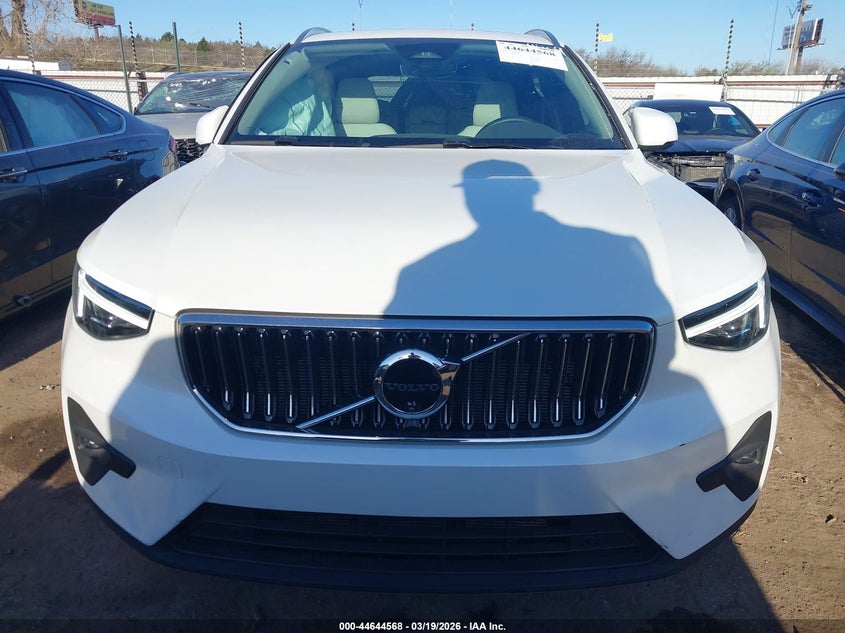 2025 Volvo Xc40 B5 Plus Bright Theme VIN: YV4L12UE2S2574809 Lot: 44644568