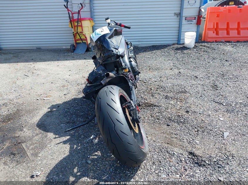 2005 Yamaha Yzfr1 VIN: JYARN13E85A010746 Lot: 44644574