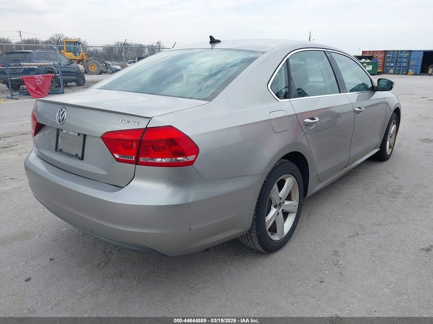 2013 Volkswagen Passat 2.0L Tdi Se