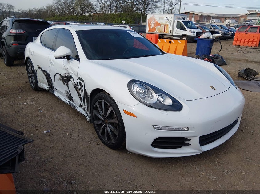 2015 Porsche Panamera 4