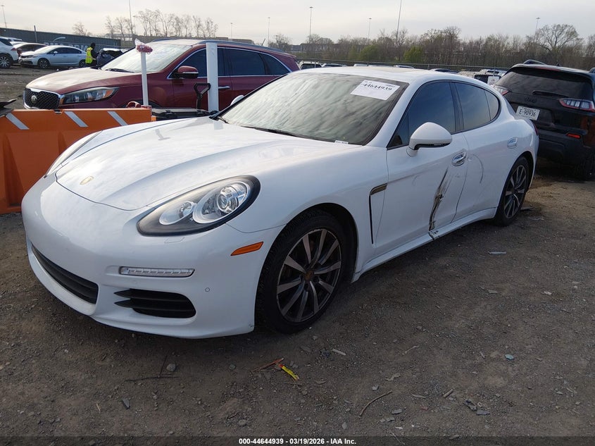 2015 Porsche Panamera 4