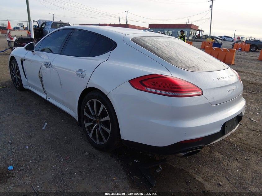 2015 Porsche Panamera 4