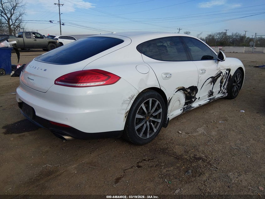 2015 Porsche Panamera 4