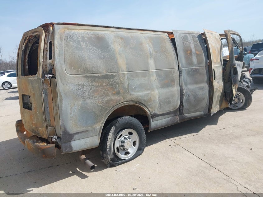 2012 Chevrolet Express 4.8 2500 Work Van white Lot 111044644992 Vin 1GCWGGCA8C1193256
