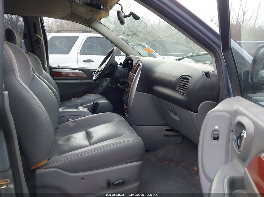 2006 Chrysler Town & Country Limited