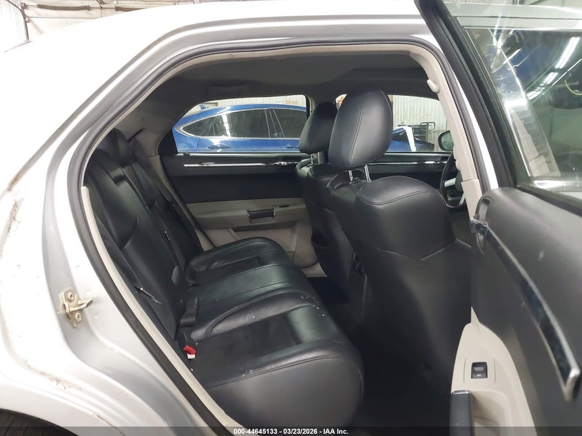 2006 Chrysler 300C Srt8 VIN: 2C3LA73WX6H490877 Lot: 44645133