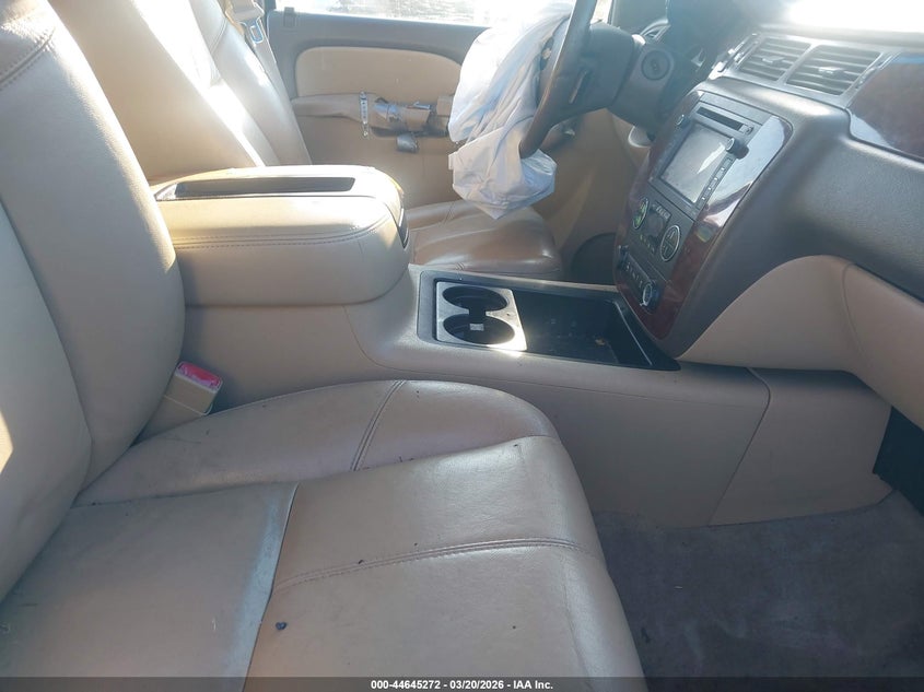 2014 CHEVROLET SUBURBAN 1500 — zdjęcie 5