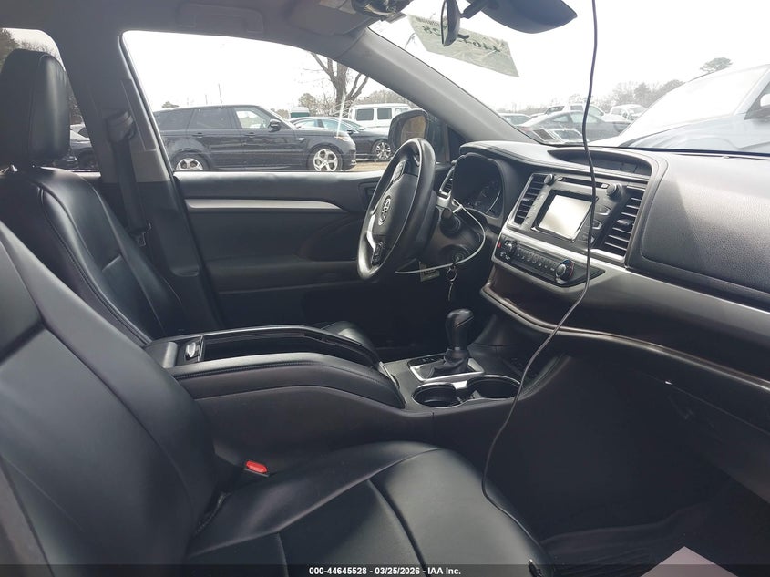 2017 Toyota Highlander Le