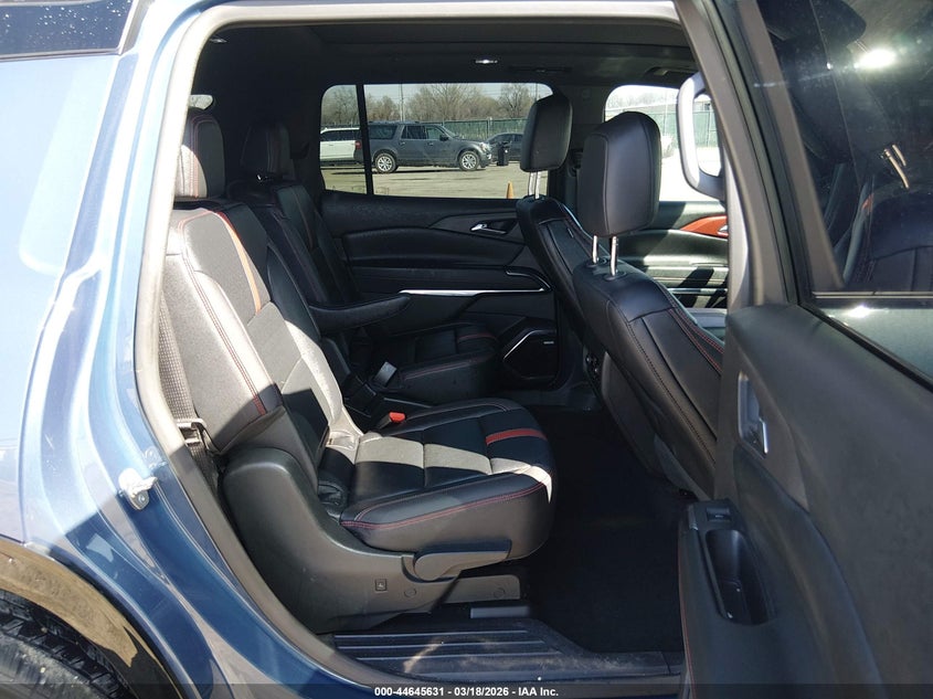 2025 CHEVROLET TRAVERSE auction photo 8