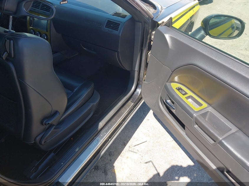 2010 Dodge Challenger Se