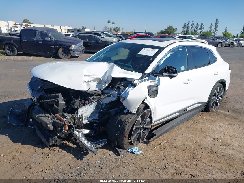 2023 VINFAST VF 8 auction photo 2