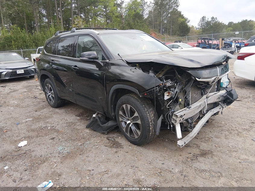 2022 TOYOTA HIGHLANDER XLE
