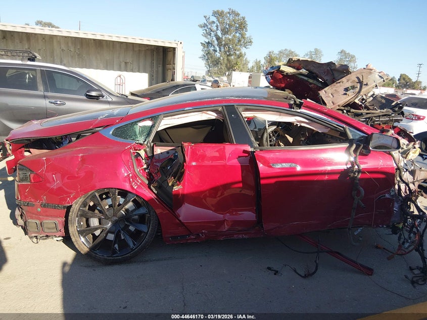 2018 Tesla Model S 100D/75D/P100D VIN: 5YJSA1E21JF298406 Lot: 44646170