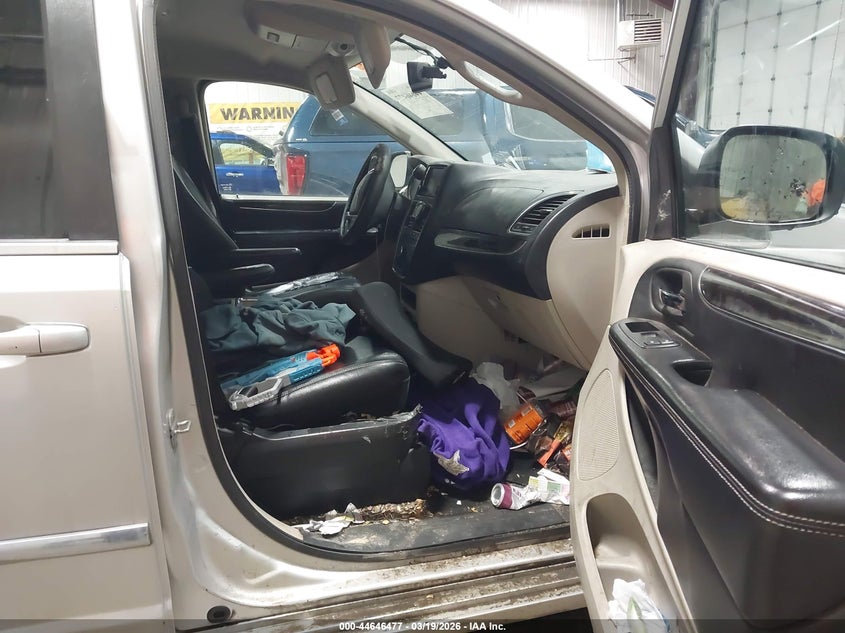 2012 Chrysler Town & Country Touring