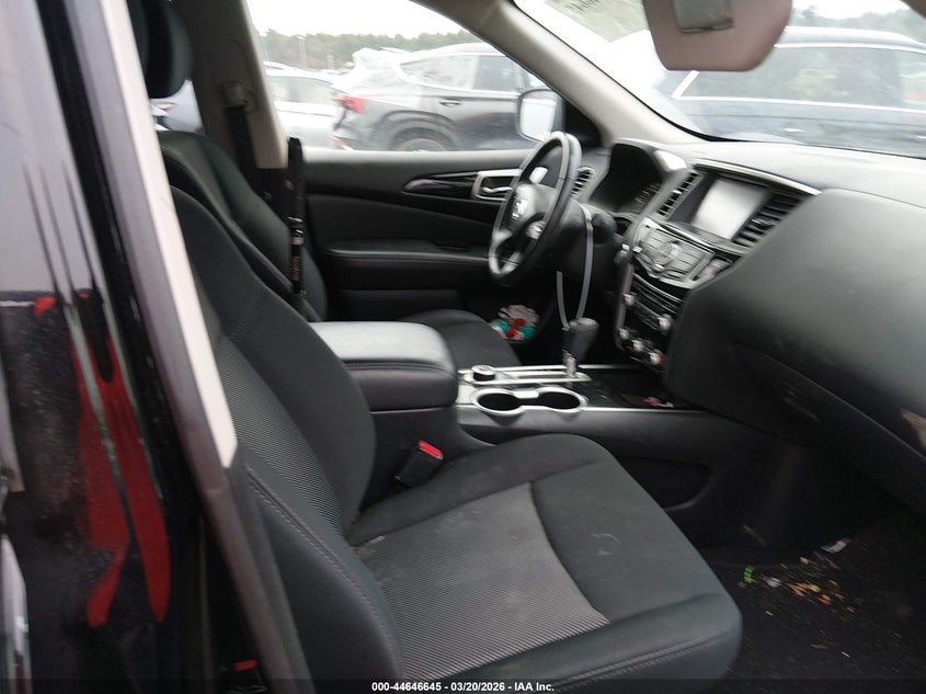 2019 Nissan Pathfinder Sv