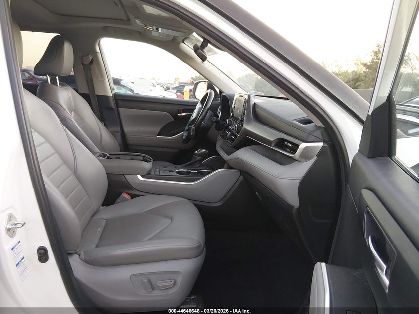 2020 Toyota Highlander Hybrid Xle