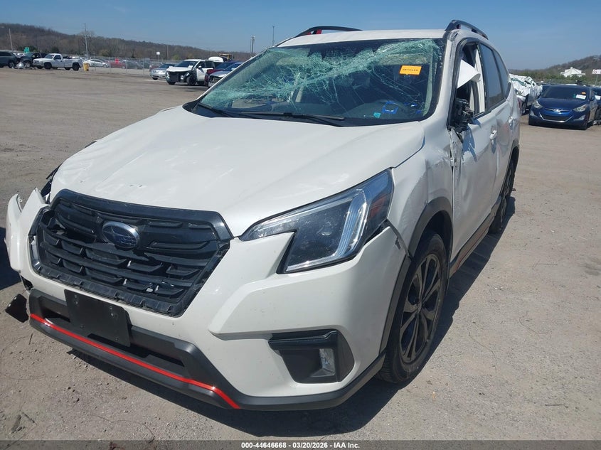 2023 SUBARU FORESTER auction photo 2