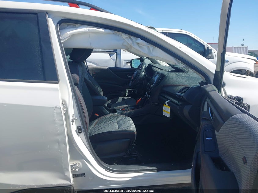 2023 SUBARU FORESTER auction photo 5