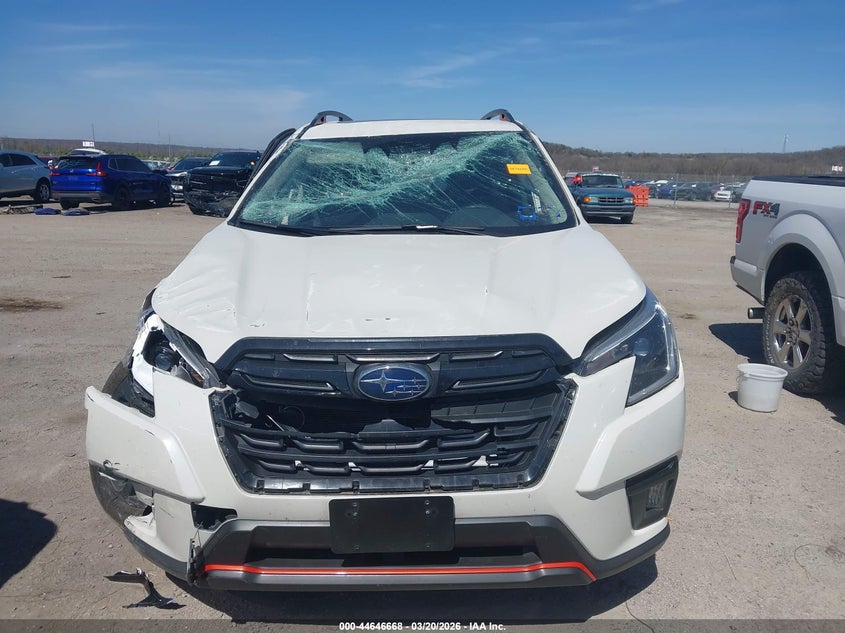 2023 SUBARU FORESTER auction photo 6