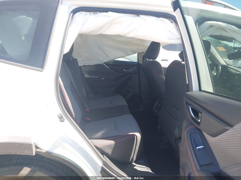 2023 SUBARU FORESTER auction photo 8