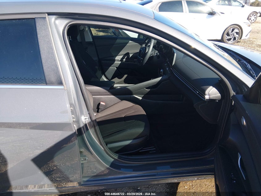 2025 Hyundai Elantra Sel Convenience