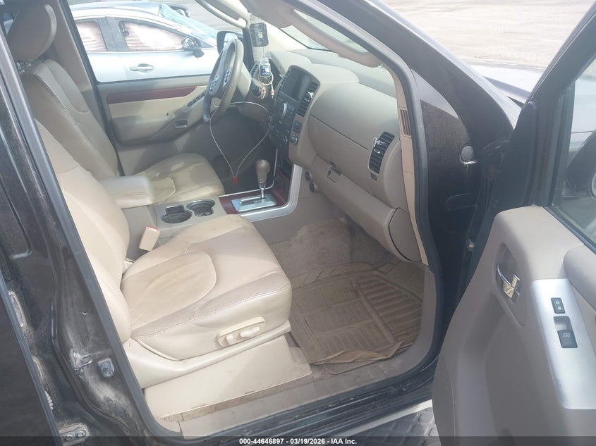 2012 Nissan Pathfinder Le