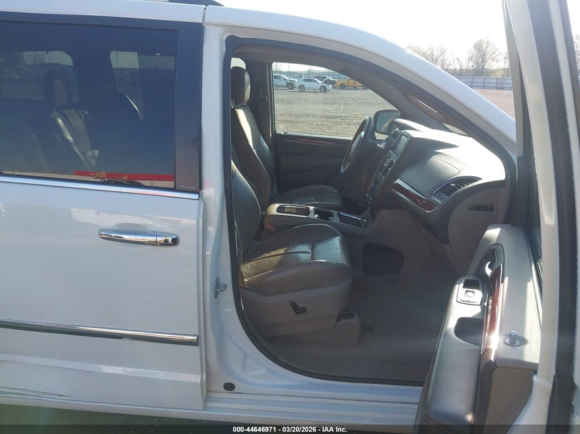 2013 Chrysler Town & Country Limited