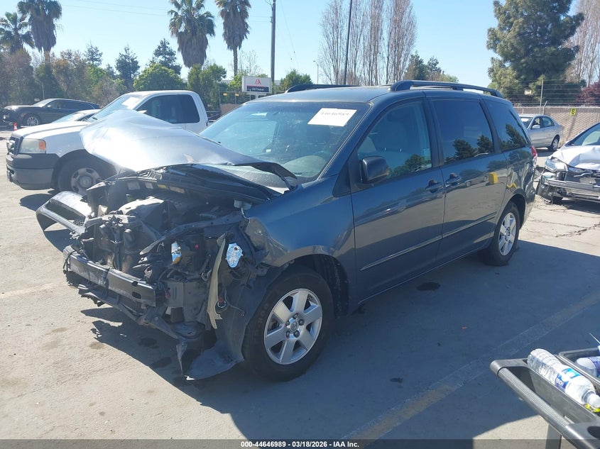 2010 Toyota Sienna Le