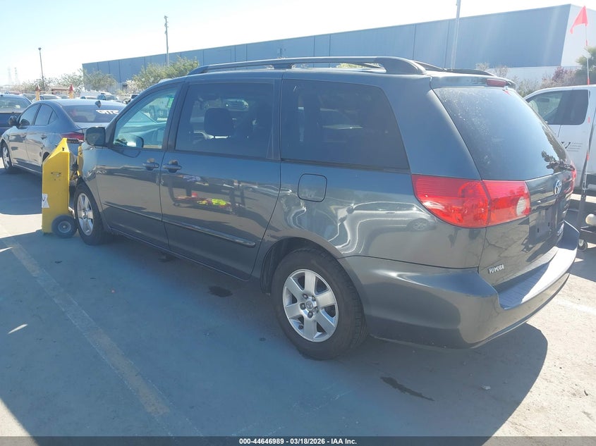 2010 Toyota Sienna Le