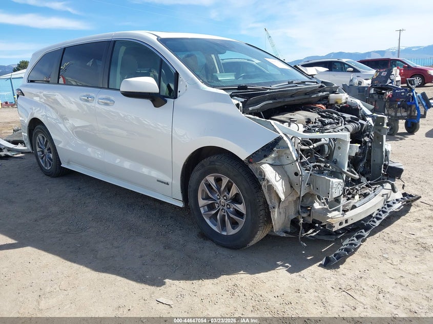 2021 Toyota Sienna Xle