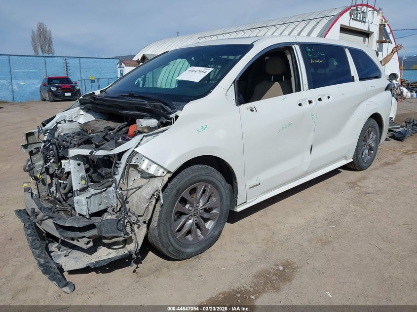 2021 Toyota Sienna Xle