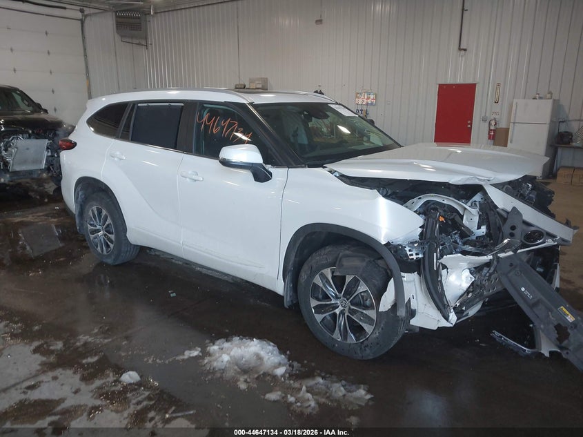 5TDKDRBH3PS043498 2023 Toyota Highlander Xle auction photo 1