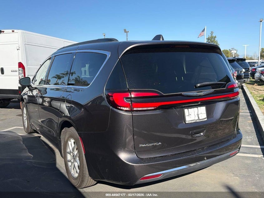 Vin: 2c4rc1bgxnr181586, lot: 45144194, chrysler pacifica touring l 20223