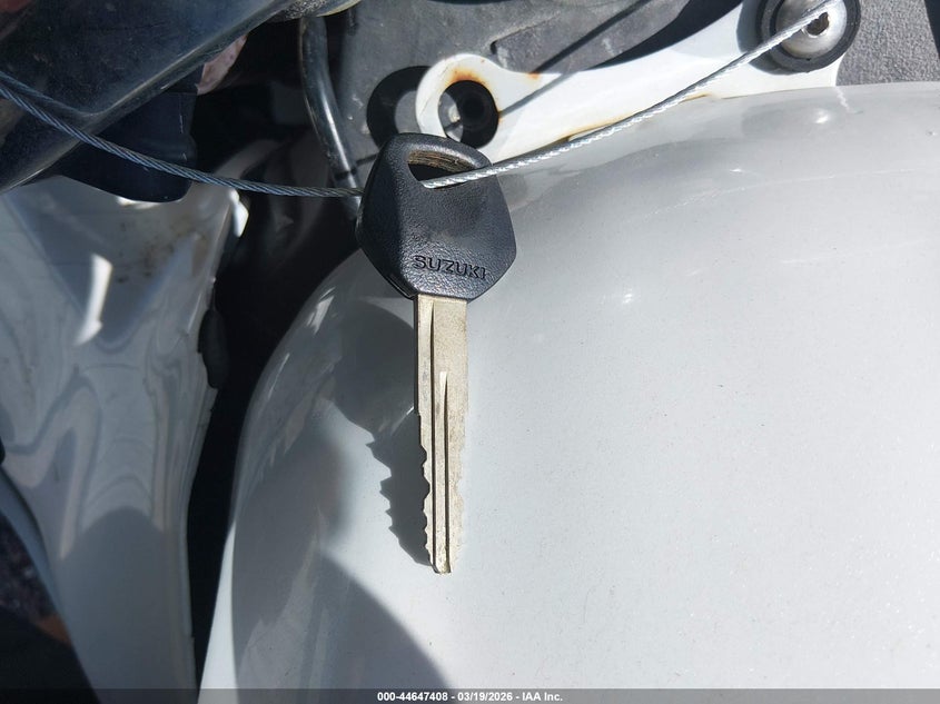 2004 Suzuki Gsx1300 R VIN: JS1GW71A542104341 Lot: 44647408