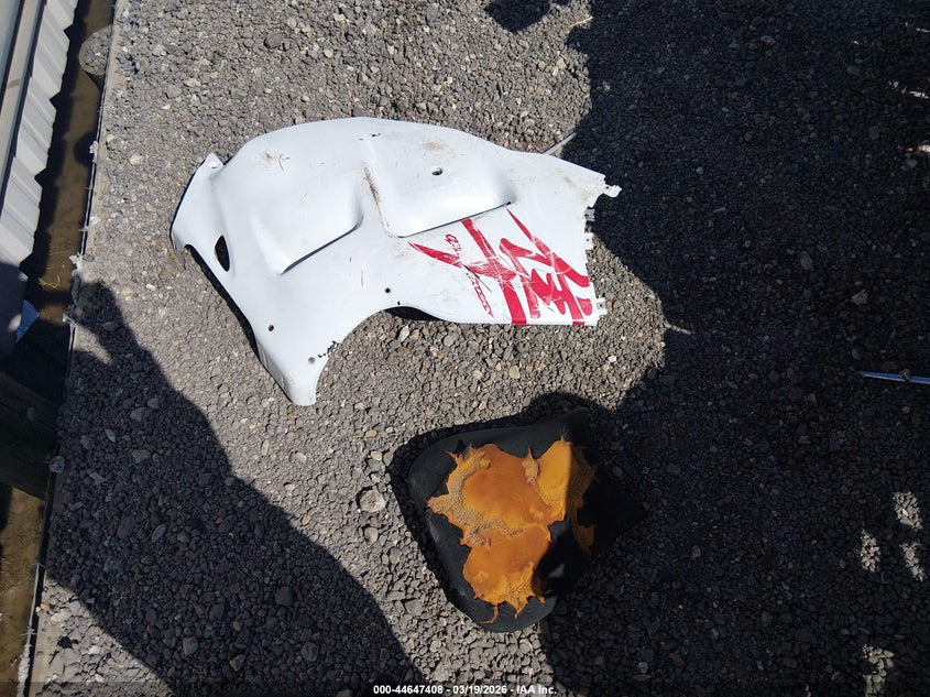 2004 Suzuki Gsx1300 R VIN: JS1GW71A542104341 Lot: 44647408