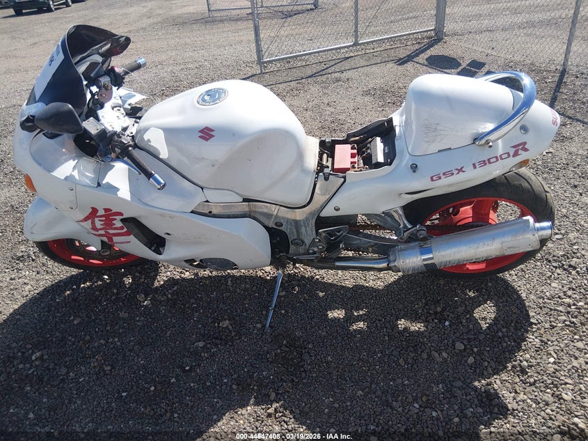 2004 Suzuki Gsx1300 R VIN: JS1GW71A542104341 Lot: 44647408