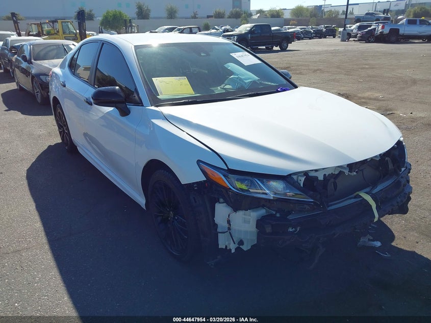 2020 Toyota Camry Se Nightshade Edition