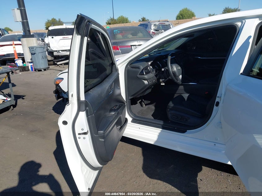 2020 Toyota Camry Se Nightshade Edition