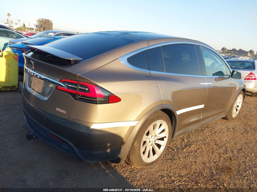 2016 TESLA MODEL X · Фото 4