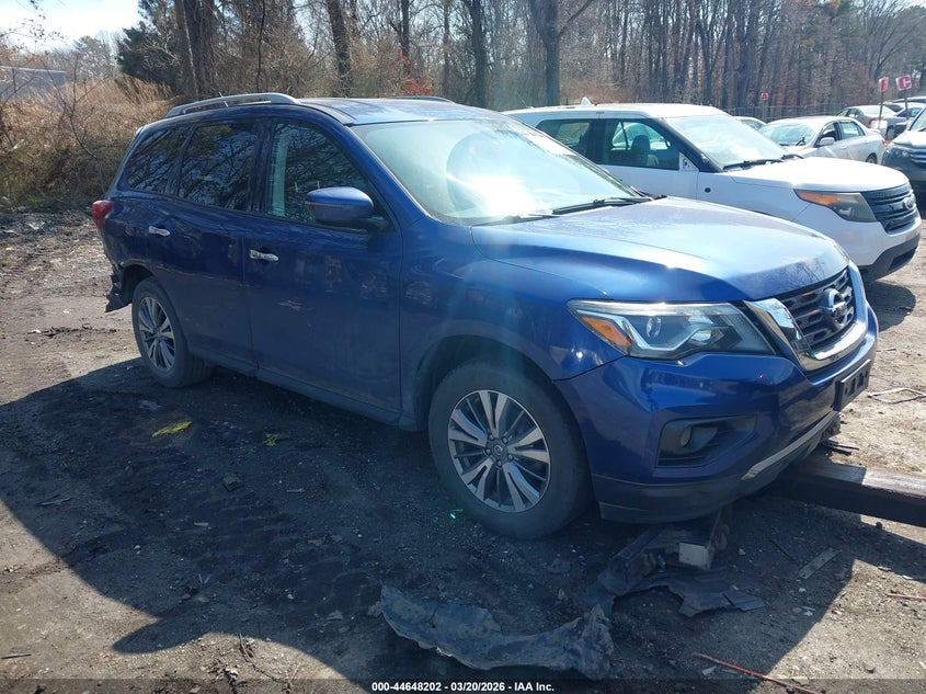 2018 Nissan Pathfinder Sv