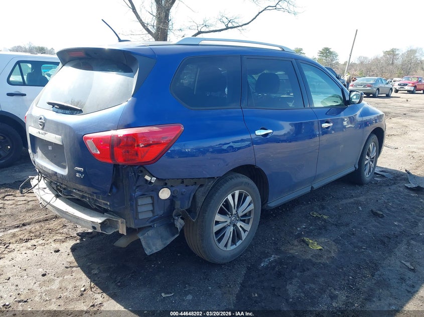 2018 Nissan Pathfinder Sv