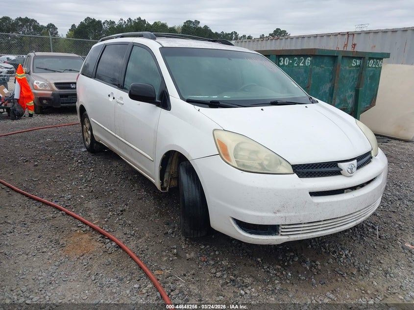 2004 Toyota Sienna Le
