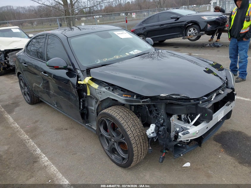 2018 Alfa Romeo Giulia Awd