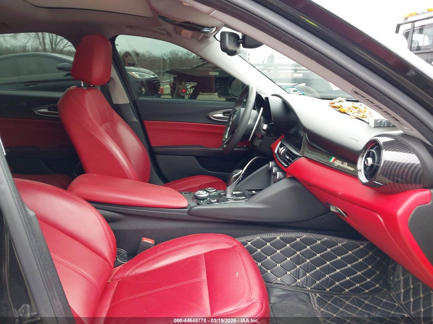 2018 Alfa Romeo Giulia Awd